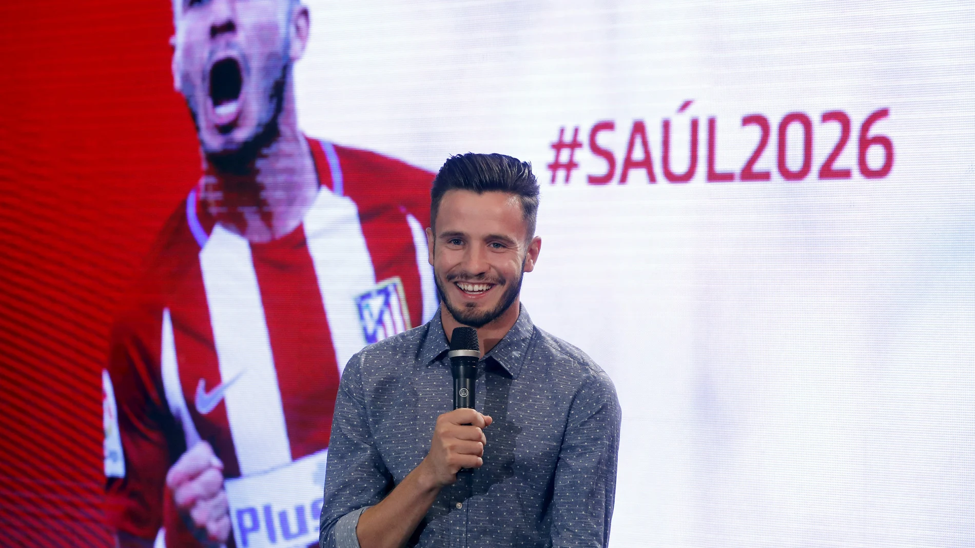 Saúl, en su acto de renovación con el Atlético de Madrid Saúl, en su acto de renovación con el Atlético de Madrid