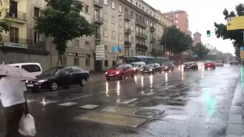 Las fuertes lluvias en Madrid provocan inundaciones por toda la ciudad Las fuertes lluvias en Madrid provocan inundaciones por toda la ciudad