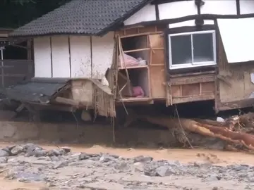 Al menos 11 fallecidos por las lluvias torrenciales en Japón Al menos 11 fallecidos por las lluvias torrenciales en Japón