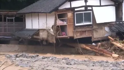 Al menos 11 fallecidos por las lluvias torrenciales en Japón Al menos 11 fallecidos por las lluvias torrenciales en Japón