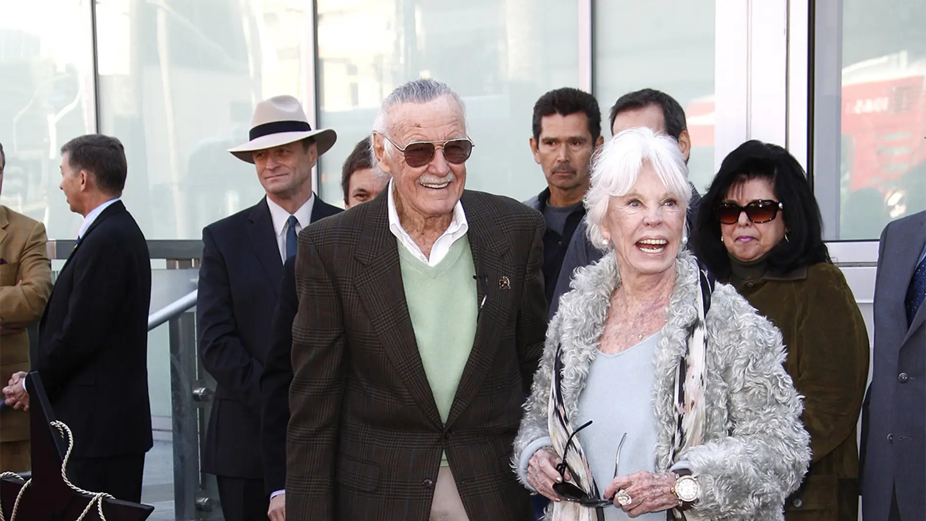 Stan Lee junto a su mujer Joan