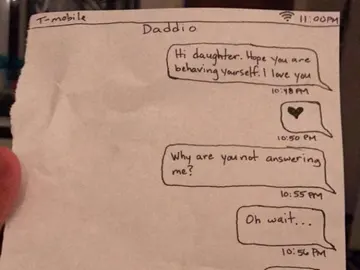 El divertido castigo de un padre que le quitó el móvil a su hija El divertido castigo de un padre que le quitó el móvil a su hija