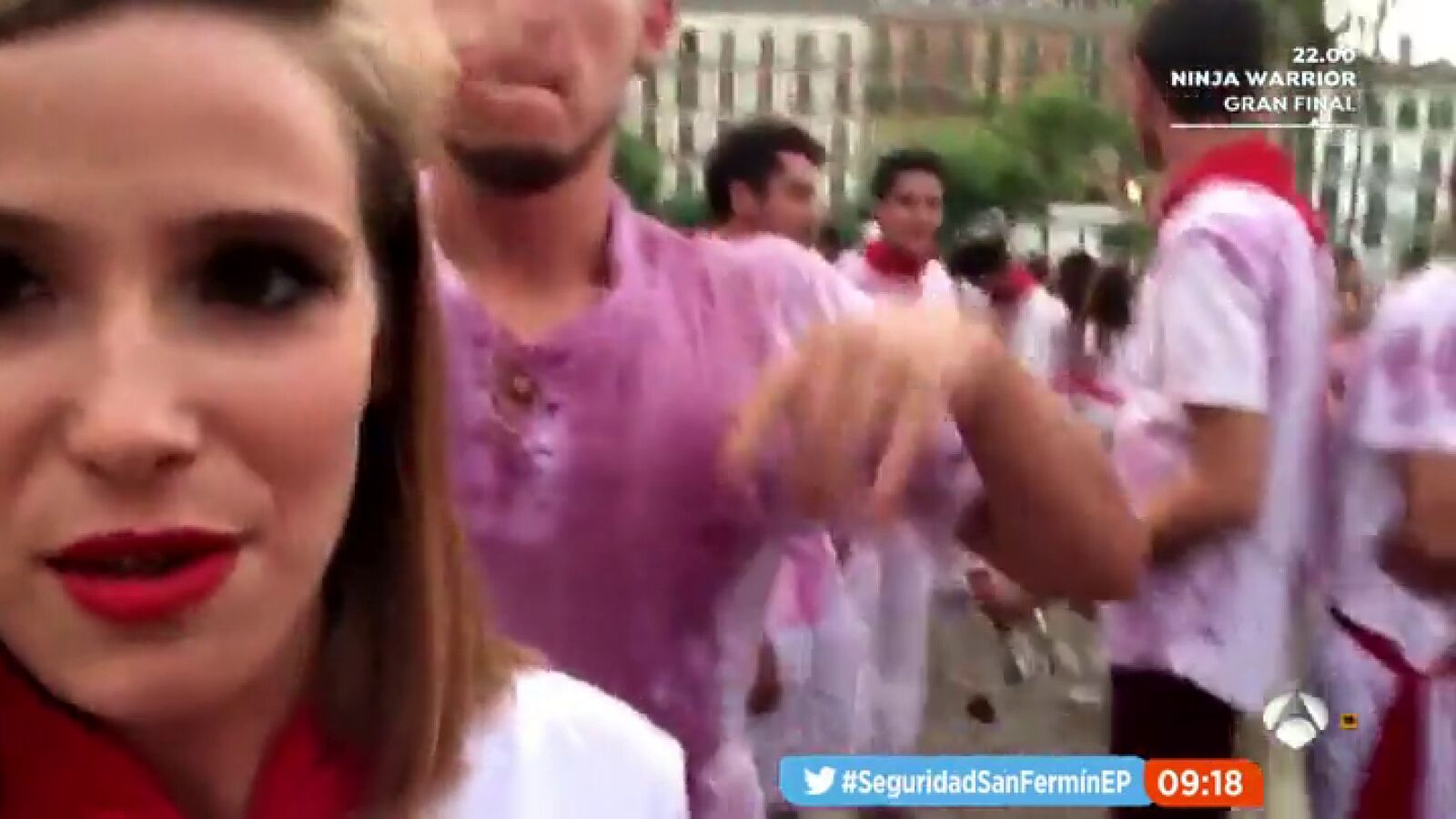 Una reportera de 'Espejo Público' sufre el acoso masculino en Sanfermines
