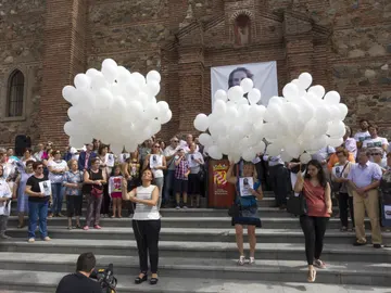 Familiares, vecinos y representantes institucionales de Monesterio participan en la concentración Familiares, vecinos y representantes institucionales de Monesterio participan en la concentración