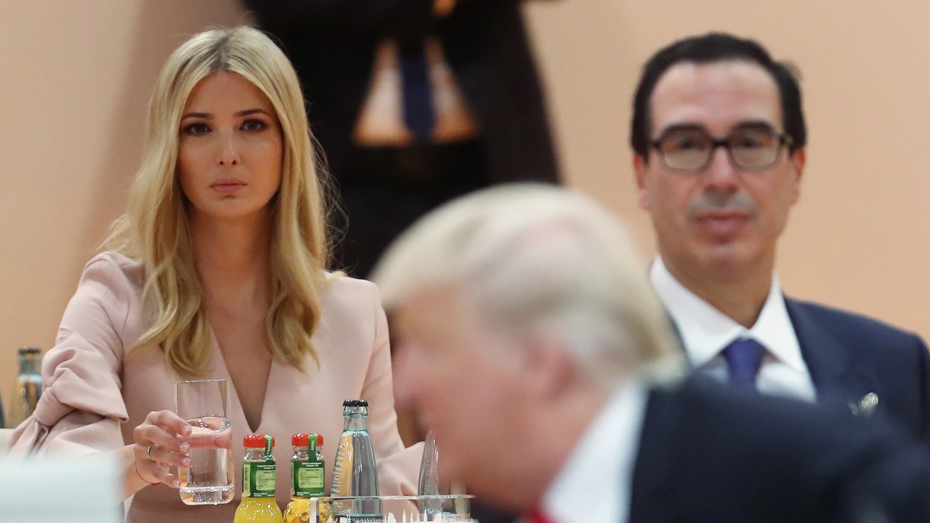 Ivanka Trump sustituye a su padre Ivanka Trump sustituye a su padre