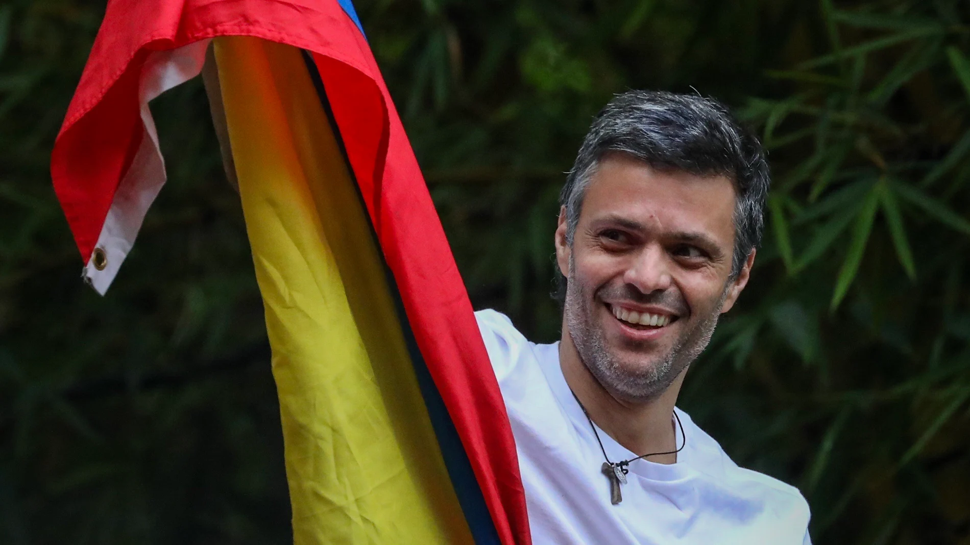 Leopoldo López tras salir de la cárcel en Venezuela