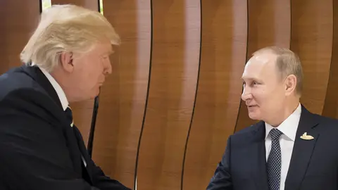 El presidente estadounidense, Donald J. Trump, y el presidente ruso, Vladímir Putin, en la cumbre de líderes de estado y gobierno del G20 El presidente estadounidense, Donald J. Trump, y el presidente ruso, Vladímir Putin, en la cumbre de líderes de estado y gobierno del G20