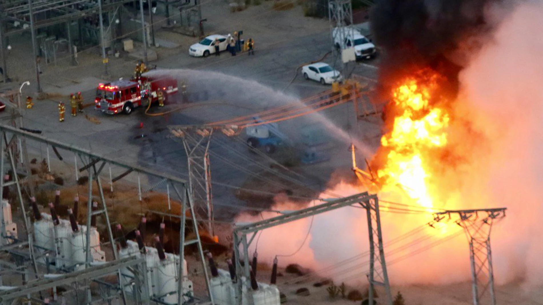 Incendio en una estación eléctrica Incendio en una estación eléctrica