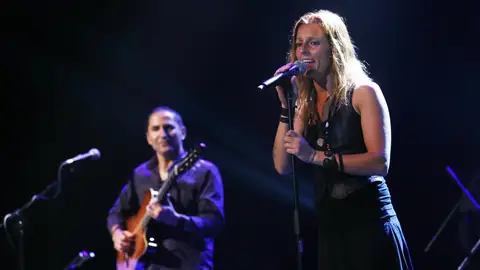 La cantante y líder del grupo musical español Chambao La cantante y líder del grupo musical español Chambao