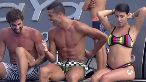 FOTOS: Así son las vacaciones de Cristiano Ronaldo en un lujoso yate en Formentera FOTOS: Así son las vacaciones de Cristiano Ronaldo en un lujoso yate en Formentera