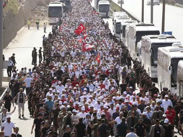 Simpatizantes del partido turco opositor participan en la 'Marcha de la Justicia' Simpatizantes del partido turco opositor participan en la 'Marcha de la Justicia'