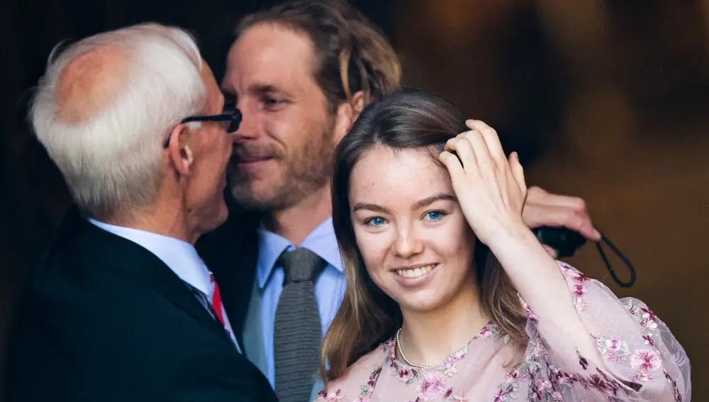 Alejandra de Hannover luce un precioso vestido rosa 