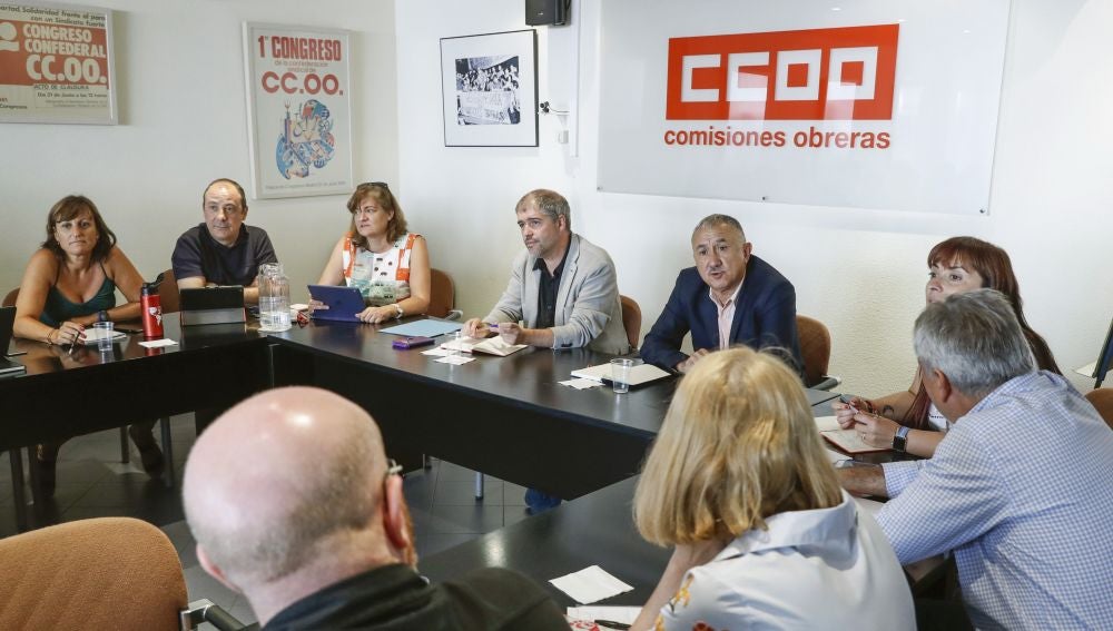 CCOO y UGT ponen julio como tope para un acuerdo salarial y miran ya a 2018