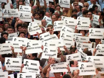 Manifestación por Miguel Ángel Blanco Manifestación por Miguel Ángel Blanco