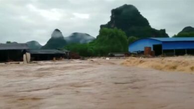 83 muertos y un millon y medio de evacuados en China