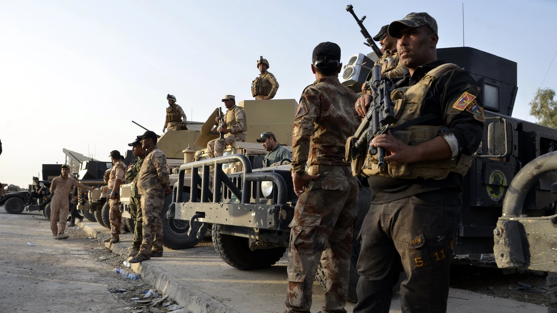 Soldados iraquíes custodian el centro de Mosul Soldados iraquíes custodian el centro de Mosul