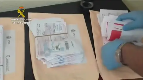 Cinco detenidos por falsificar recetas de jubilados para obtener fármacos de fecundación "in vitro" Cinco detenidos por falsificar recetas de jubilados para obtener fármacos de fecundación "in vitro"