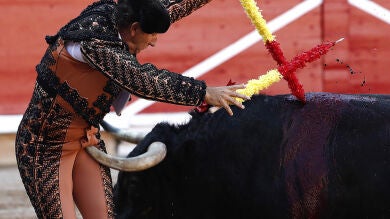El banderillero Pablo Saugar, que sigue grave, sometido a nueva intervención; Gonzalo Caballero, corneado el día 8 en Pamplona, recibe el alta