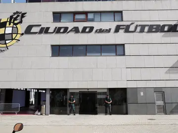 La sede de la Real Federación Española de Fútbol en Las Rozas La sede de la Real Federación Española de Fútbol en Las Rozas
