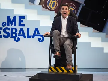 Arturo Valls prueba la silla eléctrica de 'Me Resbala' Arturo Valls prueba la silla eléctrica de 'Me Resbala'