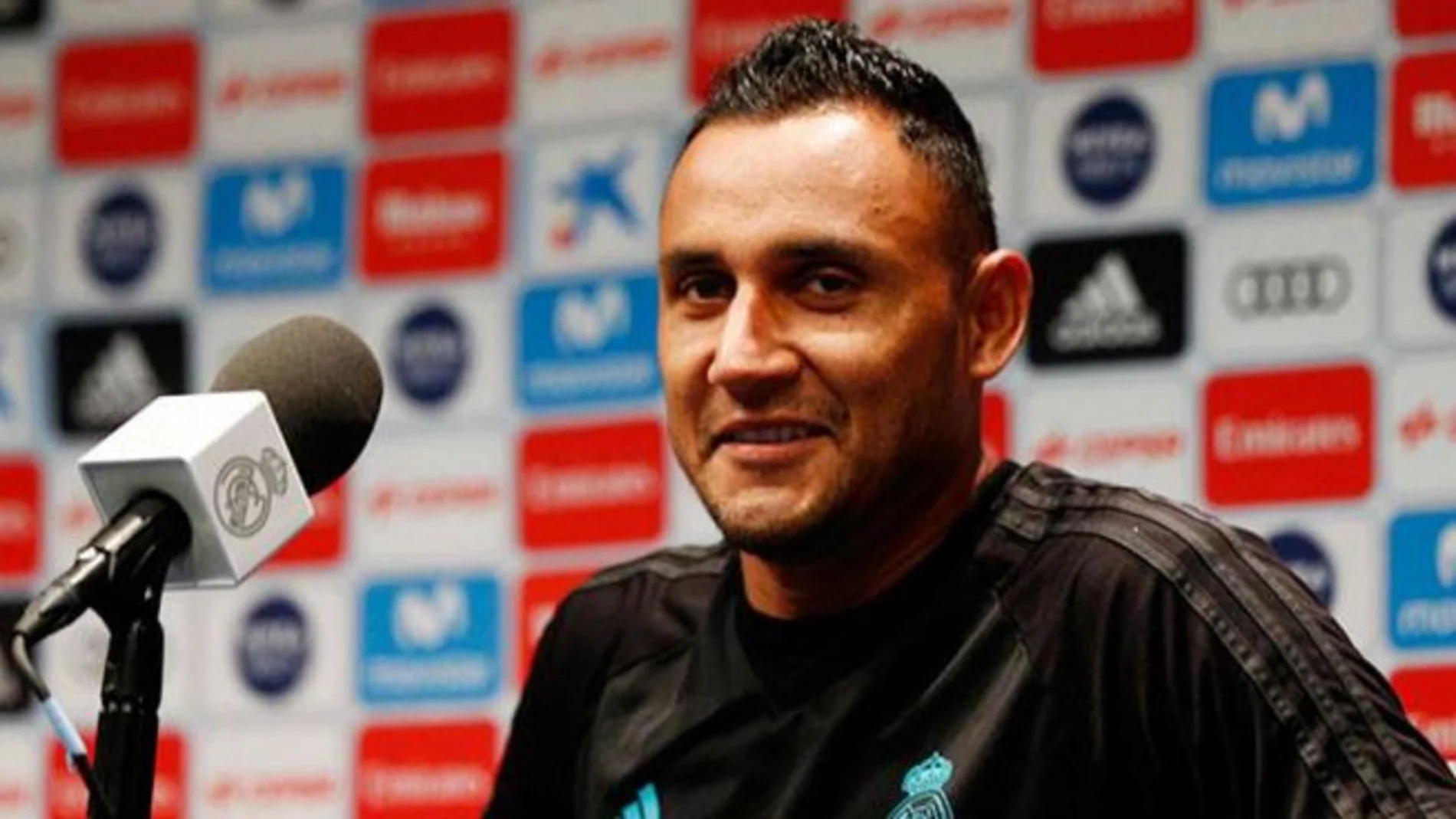 Keylor Navas, en una rueda de prensa en UCLA. Keylor Navas, en una rueda de prensa en UCLA.