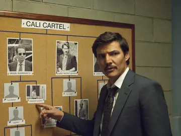 Javier Peña interpretado por Pedro Pascal Javier Peña interpretado por Pedro Pascal