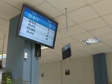 El gobierno estudiará implantar el año que viene la jornada de 35 horas para los funcionarios El gobierno estudiará implantar el año que viene la jornada de 35 horas para los funcionarios