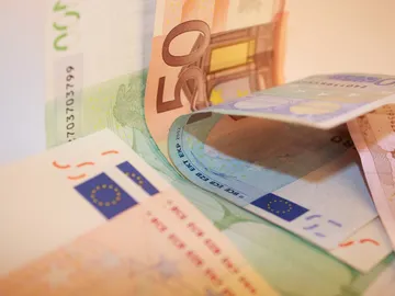 Dinero Dinero