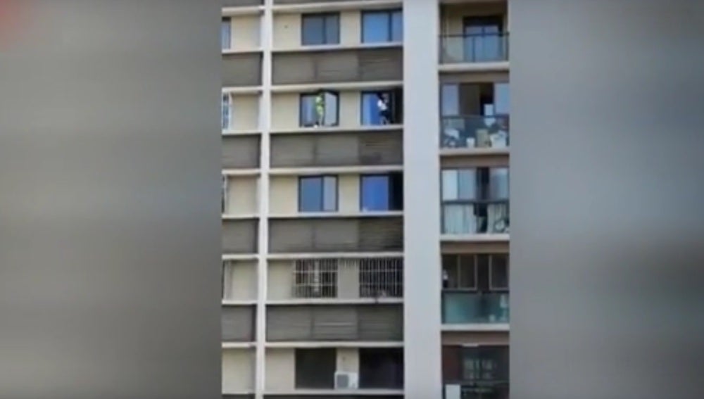 Los dos niños jugando