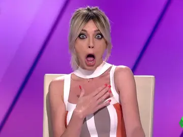 Anna Simon hace de iguana Anna Simon hace de iguana