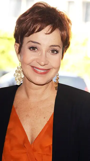 Annie Potts sera la abuela de Sheldon Cooper Annie Potts sera la abuela de Sheldon Cooper
