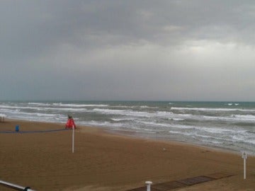 Imagen de archivo playa de Alicante