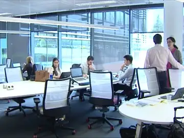 Oficina, gente trabajando Oficina, gente trabajando