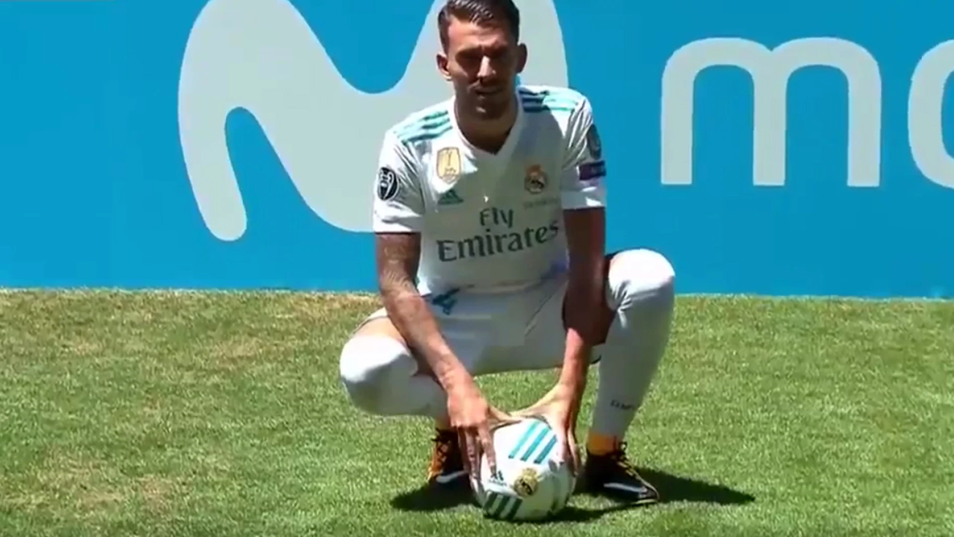 Dani Ceballos, con la camiseta del Real Madrid Dani Ceballos, con la camiseta del Real Madrid