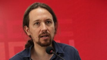 El secretario general de Podemos, Pablo Iglesias, durante la rueda de prensa ofrecida en la sede de CCOO