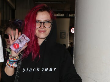 Bella Thorne al natural con un look muy desarreglado Bella Thorne al natural con un look muy desarreglado