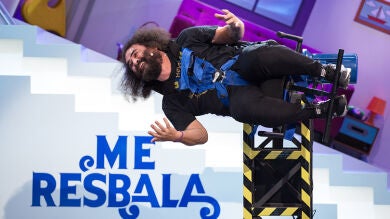 El Sevilla se suelta la melena para enfrentarse a los giros lingüísticos de ‘Me Resbala’ 