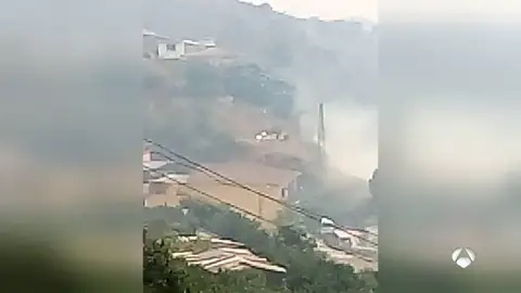 Extinguido el incendio forestal en los Asperones, en la ciudad de Málaga Extinguido el incendio forestal en los Asperones, en la ciudad de Málaga
