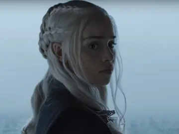 Frame de Daenerys Targaryen en un nuevo tráiler de Juego de Tronos Frame de Daenerys Targaryen en un nuevo tráiler de Juego de Tronos