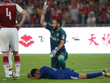 Pedro tirado en el suelo durante el Chelsea-Arsenal Pedro tirado en el suelo durante el Chelsea-Arsenal