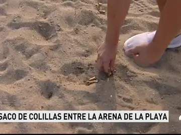 Casi medio centenar de voluntarios recogen 80.000 colillas en las calles Barcelona para denunciar suciedad Casi medio centenar de voluntarios recogen 80.000 colillas en las calles Barcelona para denunciar suciedad