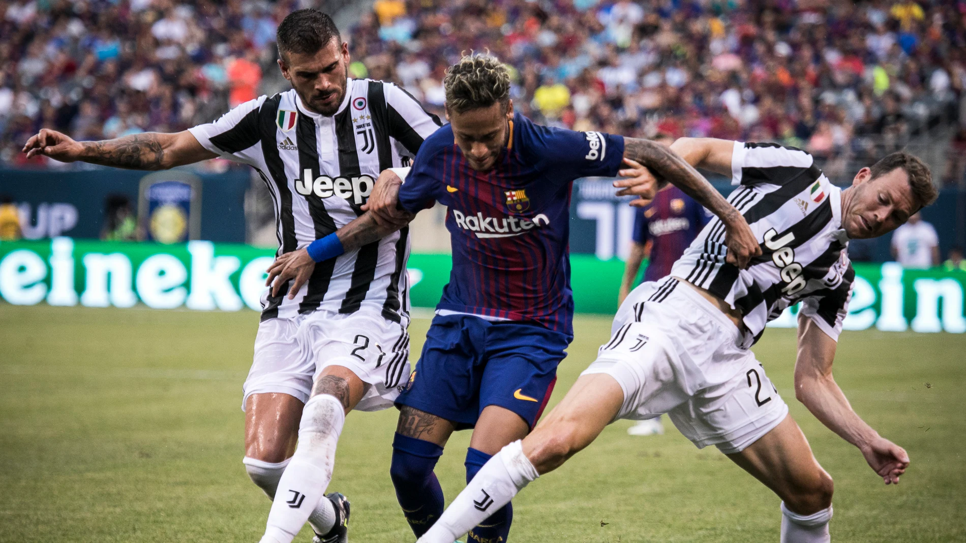 Neymar firma un doblete ante la Juventus Neymar firma un doblete ante la Juventus
