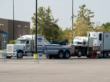 Diez muertos hallados en un camión de carga en EE.UU. Diez muertos hallados en un camión de carga en EE.UU.