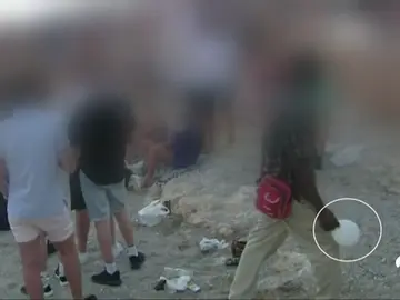 El gas de la risa, la nueva droga de moda que se vende en Ibiza por 3 euros la dosis El gas de la risa, la nueva droga de moda que se vende en Ibiza por 3 euros la dosis