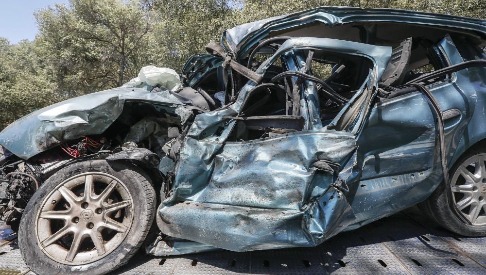 Muere una persona en una colisión frontal en Hinojos