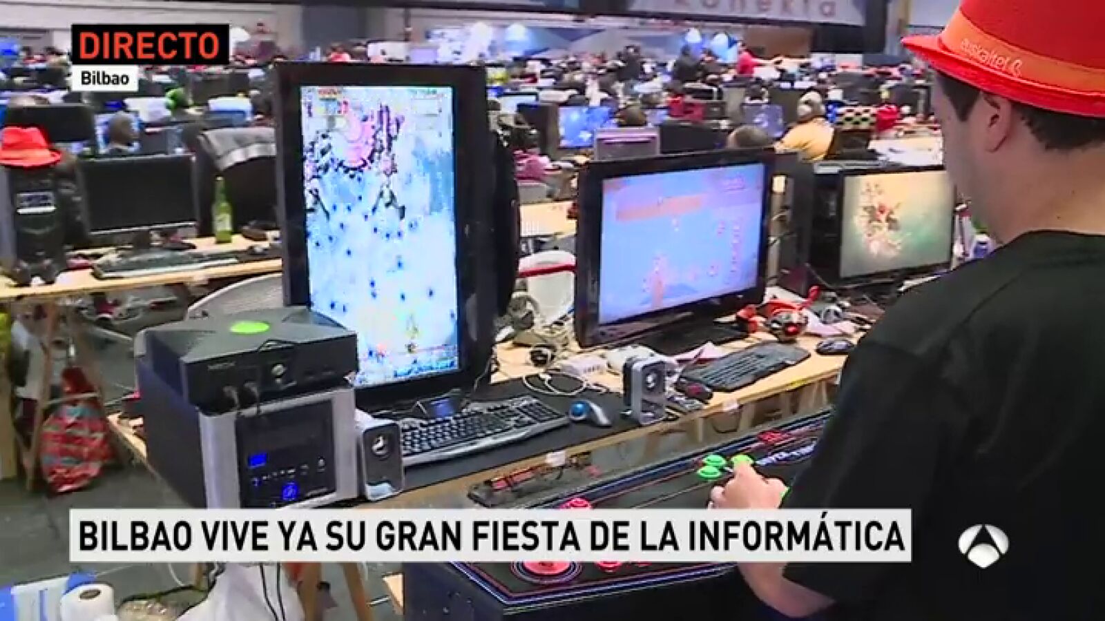 Miles de aficionados a la informática se reúnen en Bilbao en una multitudinaria fiesta digital para compartir experiencias