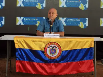 Julián Gallo, alias "Carlos Antonio Lozada", miembro del Estado Mayor de las Fuerzas Armadas Revolucionarias de Colombia (FARC) Julián Gallo, alias "Carlos Antonio Lozada", miembro del Estado Mayor de las Fuerzas Armadas Revolucionarias de Colombia (FARC)