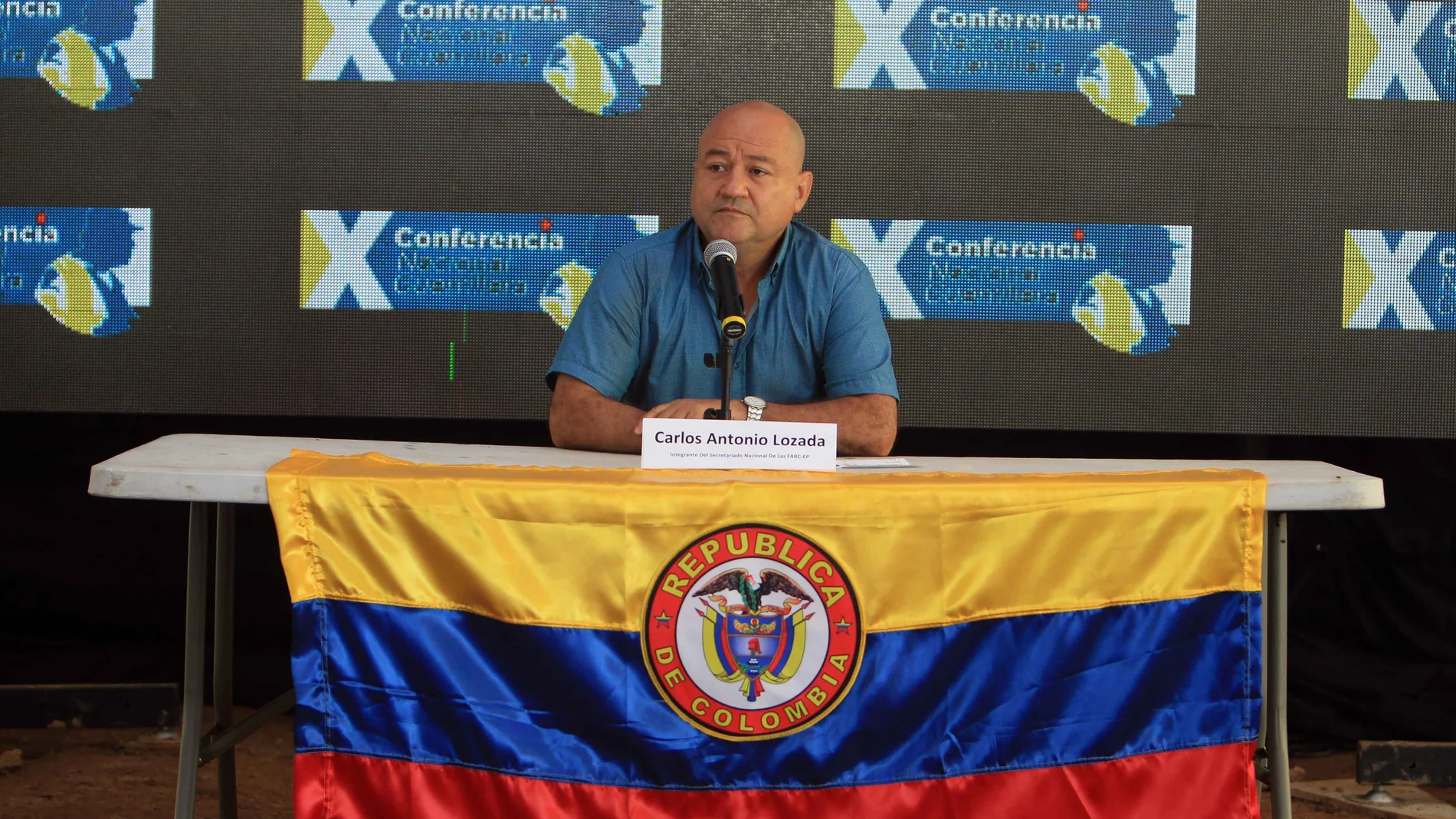 Julián Gallo, alias "Carlos Antonio Lozada", miembro del Estado Mayor de las Fuerzas Armadas Revolucionarias de Colombia (FARC) Julián Gallo, alias "Carlos Antonio Lozada", miembro del Estado Mayor de las Fuerzas Armadas Revolucionarias de Colombia (FARC)