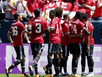 El Manchester United celebra un gol