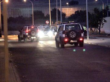 Dispositivo policial en las inmediaciones de la frontera de Beni-Enzar (Melilla)